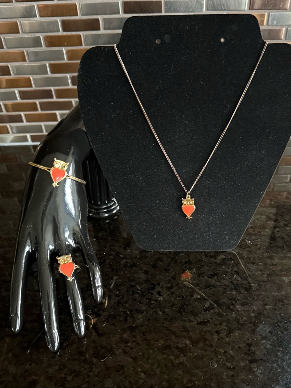 Rare 1970’s Avon “Sweet Hoot” 3 Piece Owl Jewelry Set - Children’s/Adults 🧡